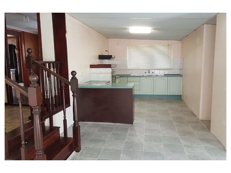 82 Counsel Av, Coolbellup WA 6163