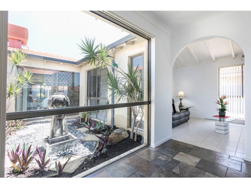 4 Shea Grove, Leeming WA 6149