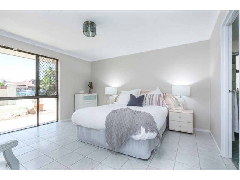 4 Shea Grove, Leeming WA 6149