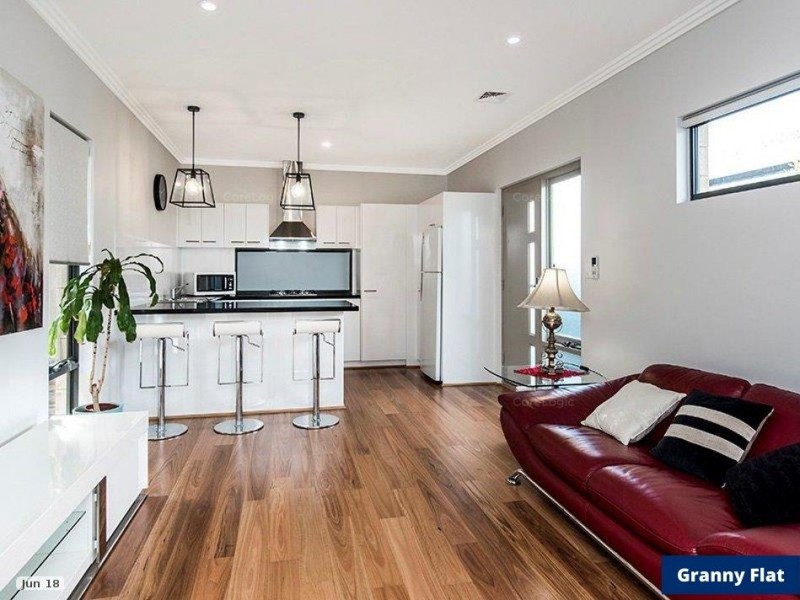 4 Shea Grove, Leeming WA 6149