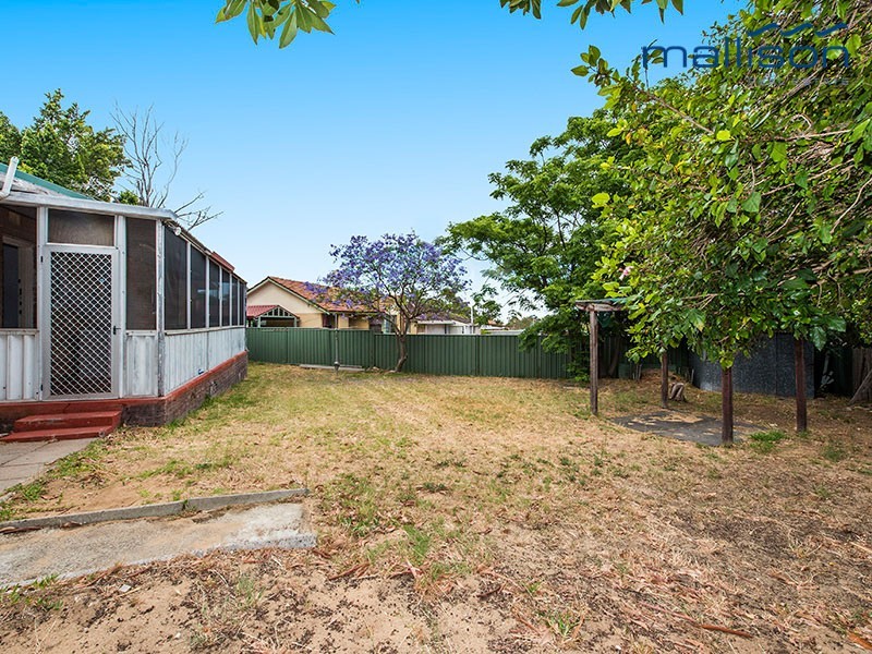 13 Brindle Street, Coolbellup WA 6163