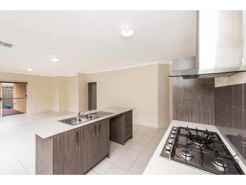 8 Liberation Place, Harrisdale WA 6112