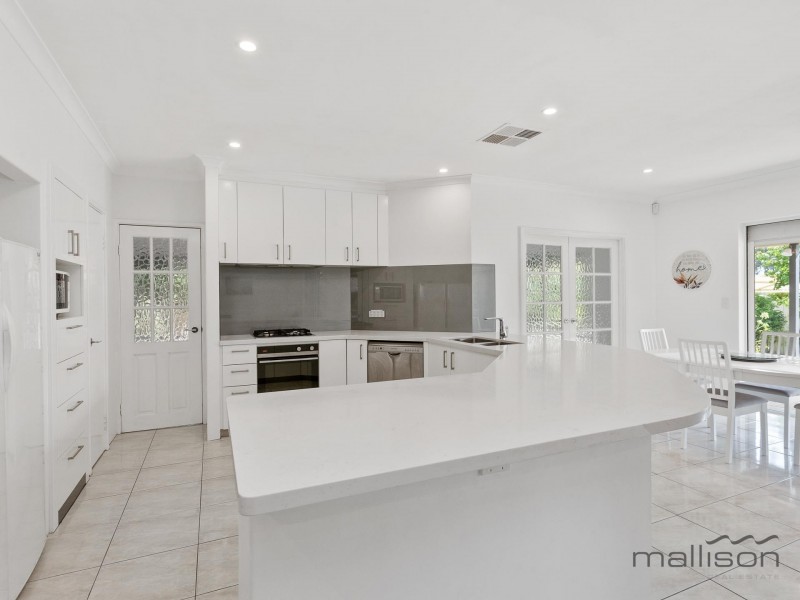 21 Stanley Grove, Winthrop WA 6150