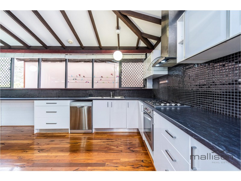 19 Princeton Crt, Thornlie WA 6108