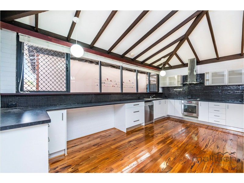 19 Princeton Crt, Thornlie WA 6108