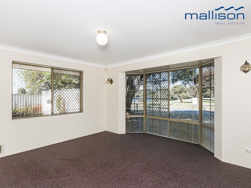 24 Broadwater Gardens, South Lake WA 6164