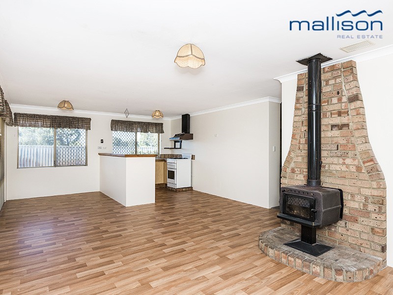 24 Broadwater Gardens, South Lake WA 6164