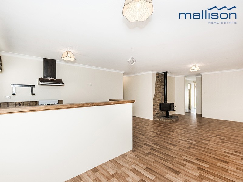 24 Broadwater Gardens, South Lake WA 6164