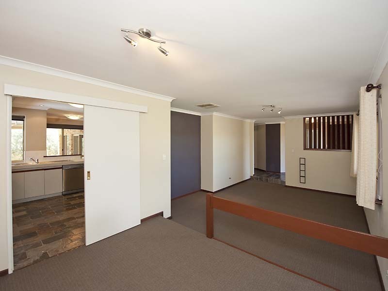 14 Tasman Court, Thornlie WA 6108