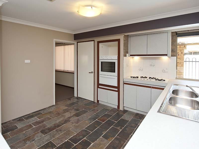 14 Tasman Court, Thornlie WA 6108