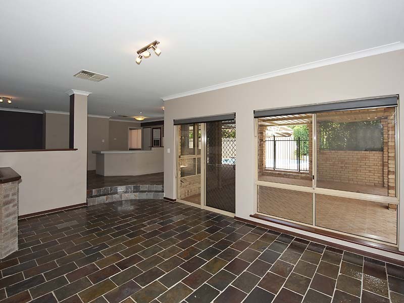 14 Tasman Court, Thornlie WA 6108