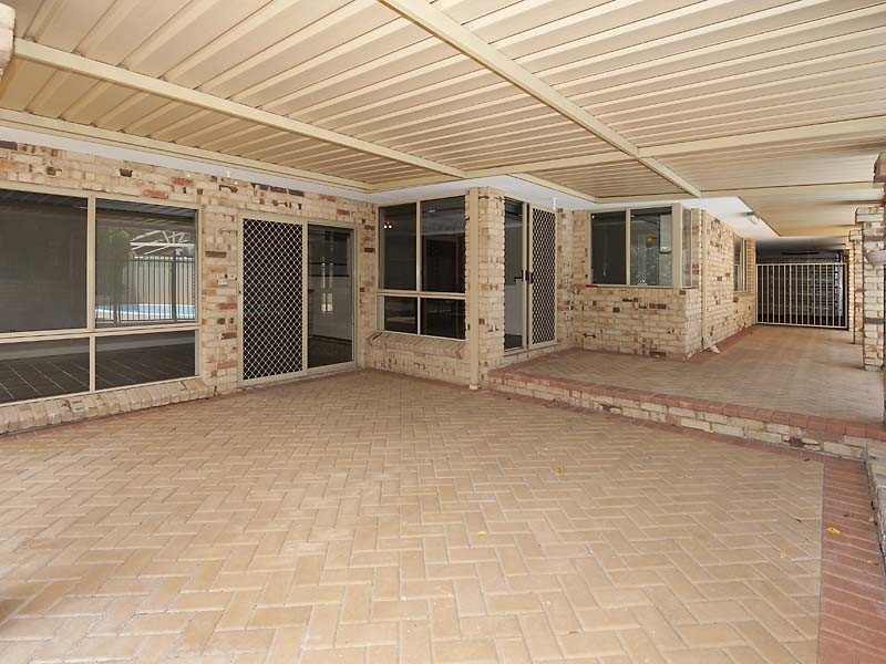 14 Tasman Court, Thornlie WA 6108
