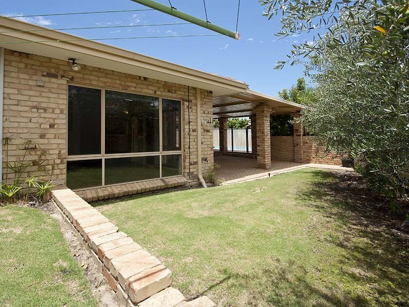 14 Tasman Court, Thornlie WA 6108