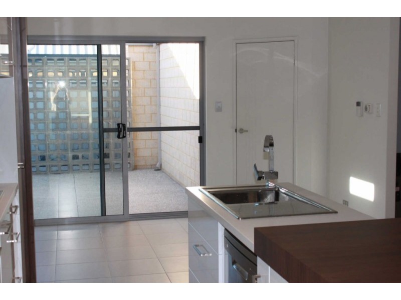 2/60 Gardiner Street, Belmont WA 6104
