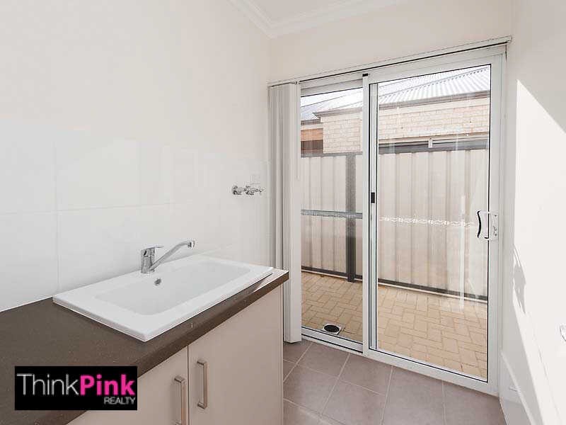 8/198 Surrey Road, Rivervale WA 6103