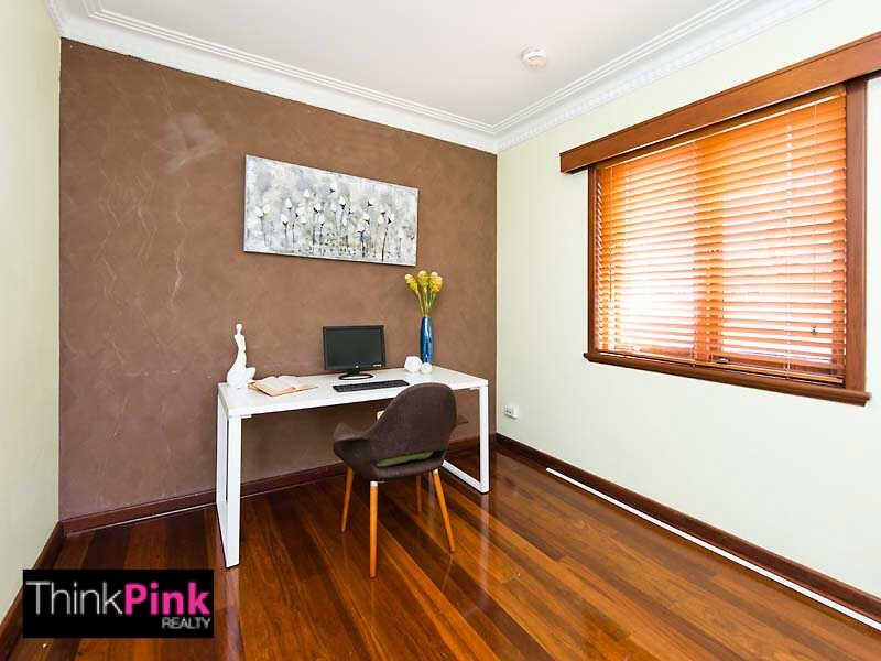 8 Martin Avenue, Rivervale WA 6103