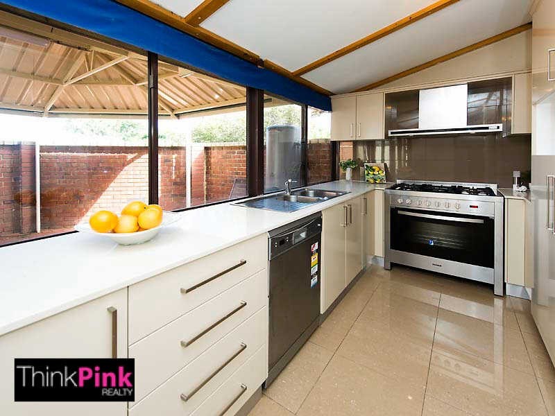 8 Martin Avenue, Rivervale WA 6103