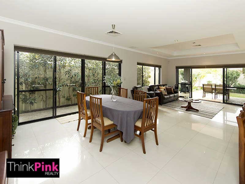 17 Gladstone Road, Rivervale WA 6103