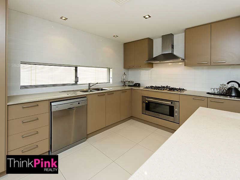 17 Gladstone Road, Rivervale WA 6103