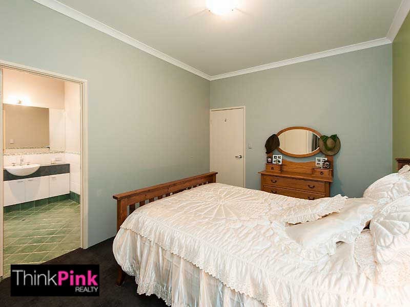 4 Currancy Lass Rise, Madora Bay WA 6210