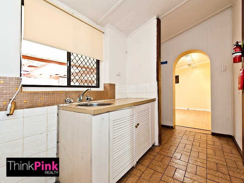 376 Fisher Street, Cloverdale WA 6105