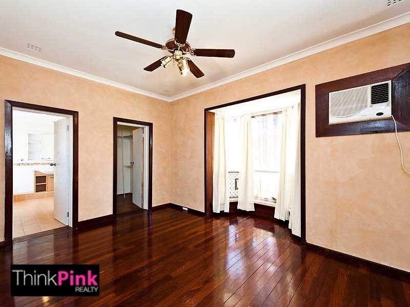 376 Fisher Street, Cloverdale WA 6105