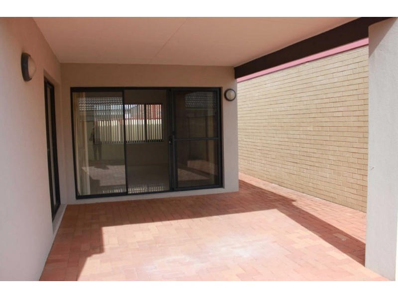 1/194-196 Surrey Road, Rivervale WA 6103