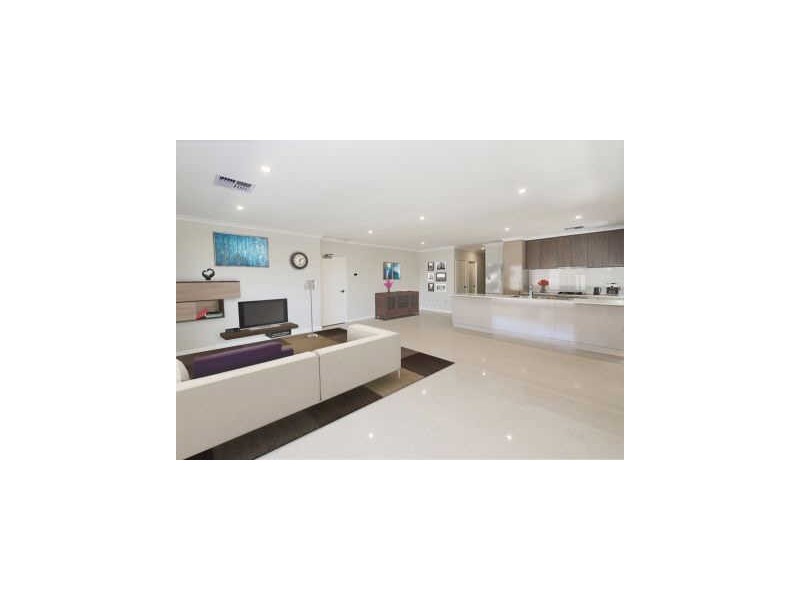 8/316 Hardey Road, Cloverdale WA 6105
