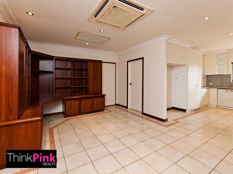 31 Edgewater Road, Salter Point WA 6152