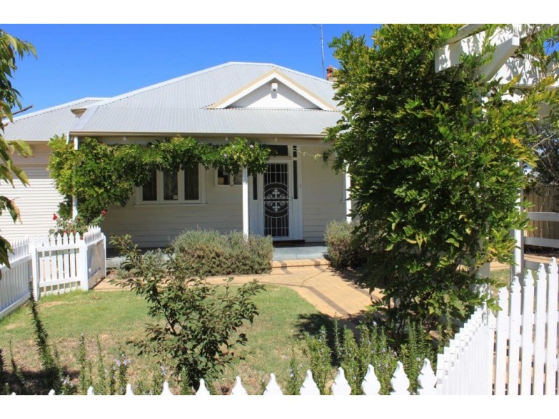 27A Raleigh st, Carlisle WA 6101