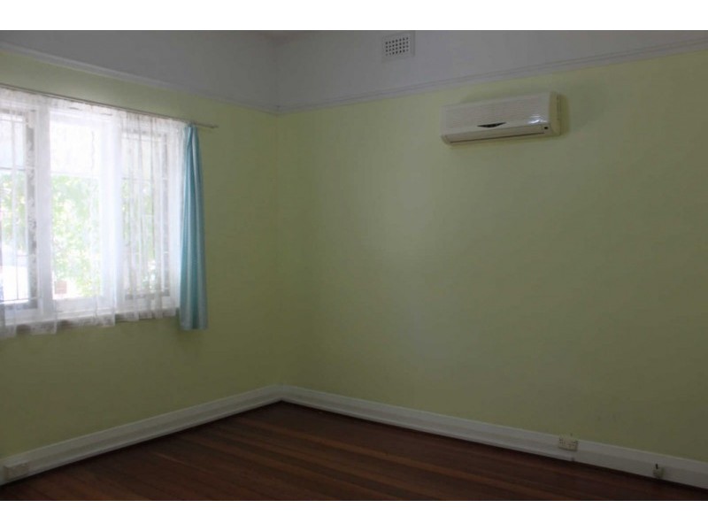 27A Raleigh st, Carlisle WA 6101