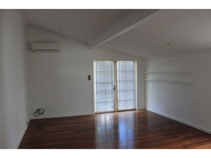 27A Raleigh st, Carlisle WA 6101