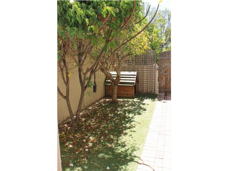 27A Raleigh st, Carlisle WA 6101