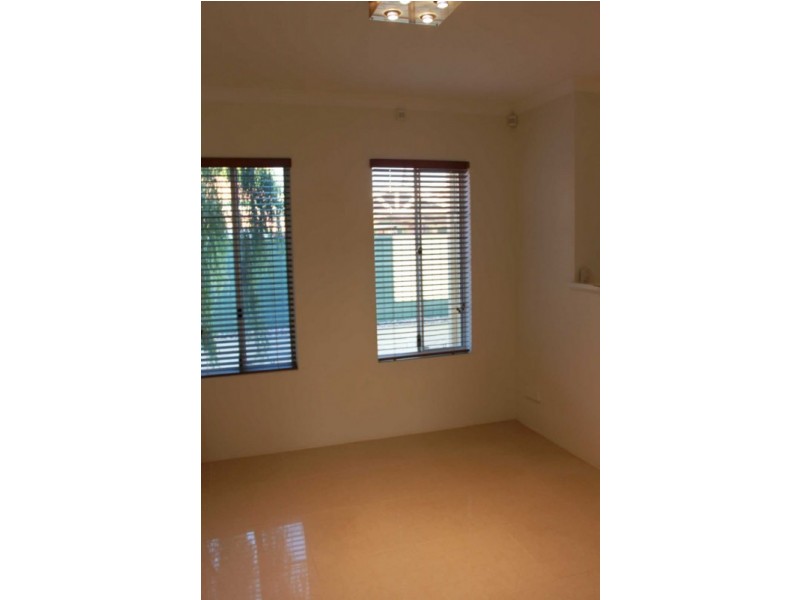 2/259 Robinson Avenue, Cloverdale WA 6105