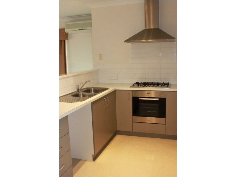 2/259 Robinson Avenue, Cloverdale WA 6105