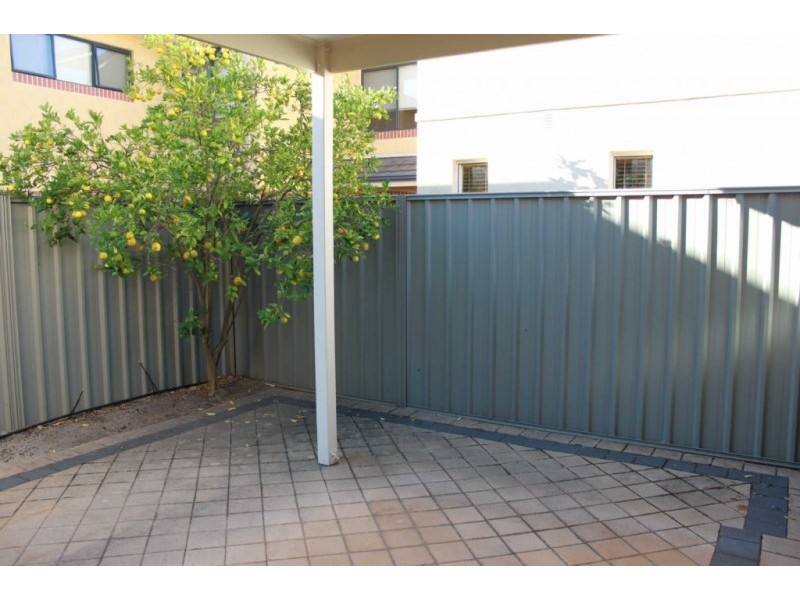 2/259 Robinson Avenue, Cloverdale WA 6105