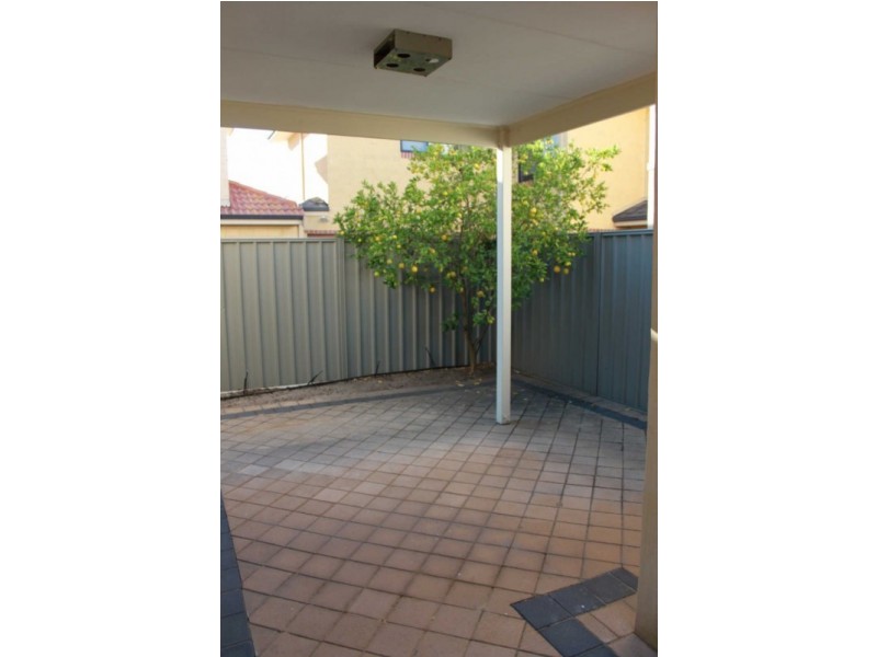 2/259 Robinson Avenue, Cloverdale WA 6105