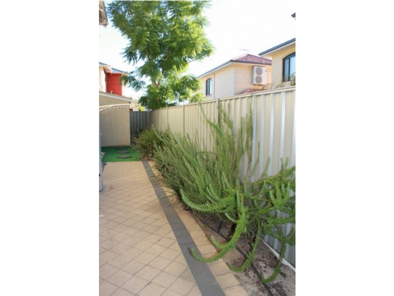 2/259 Robinson Avenue, Cloverdale WA 6105