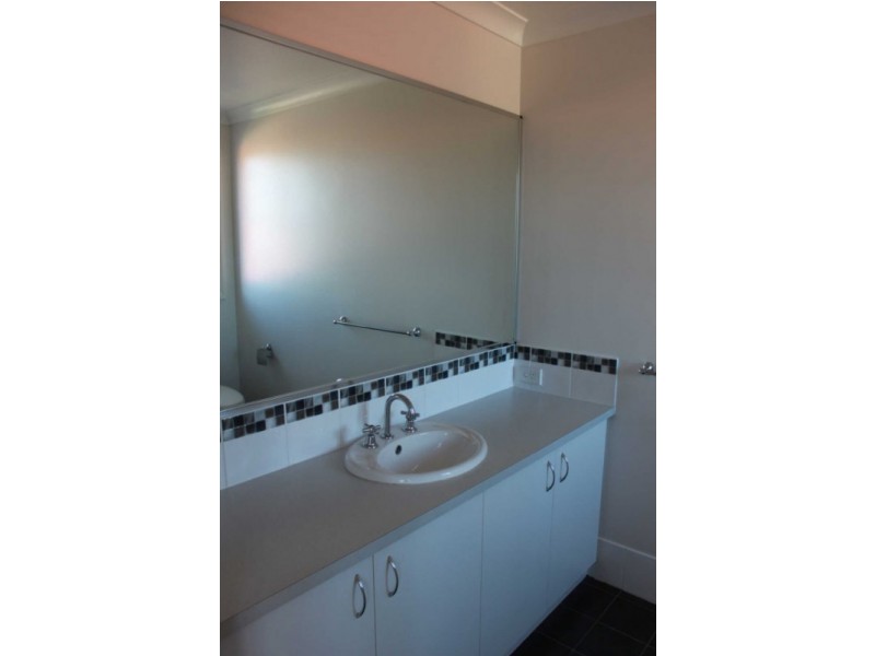 2/259 Robinson Avenue, Cloverdale WA 6105