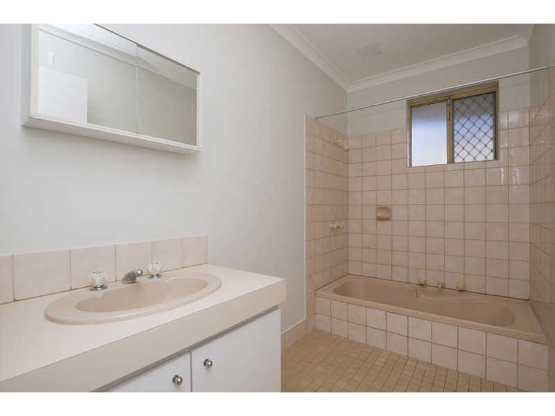 2 Yukon Place, Beechboro WA 6063