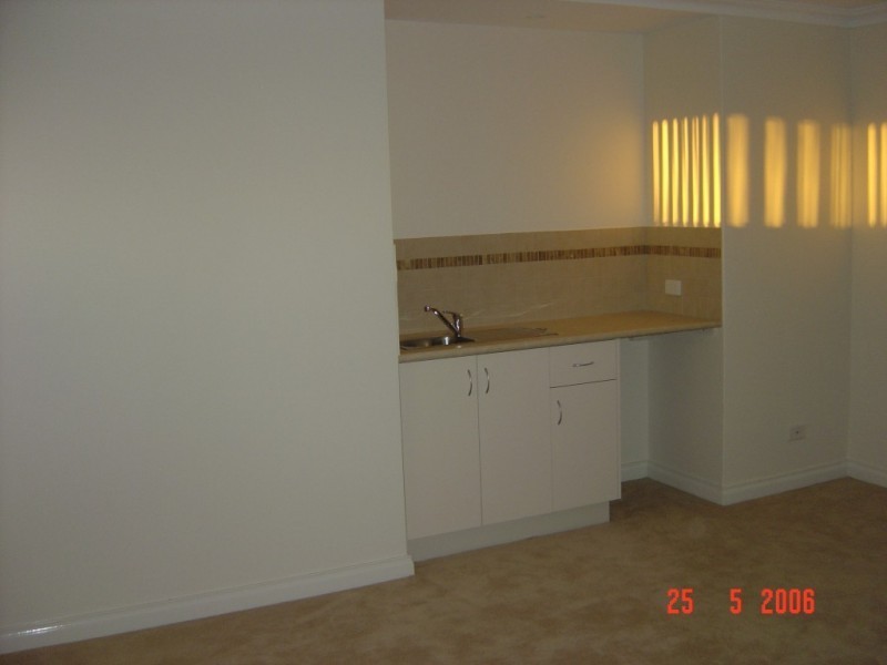 4/8 Hillcrest Road, Kewdale WA 6105