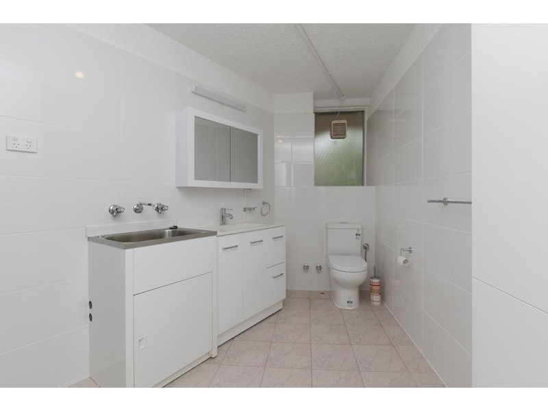 16D/49 Herdsman Parade, Wembley WA 6014