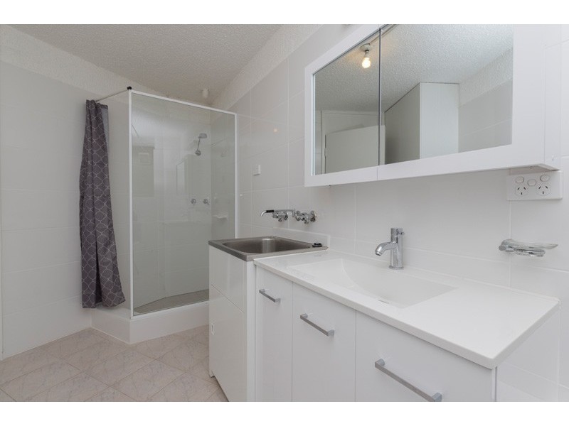 16D/49 Herdsman Parade, Wembley WA 6014