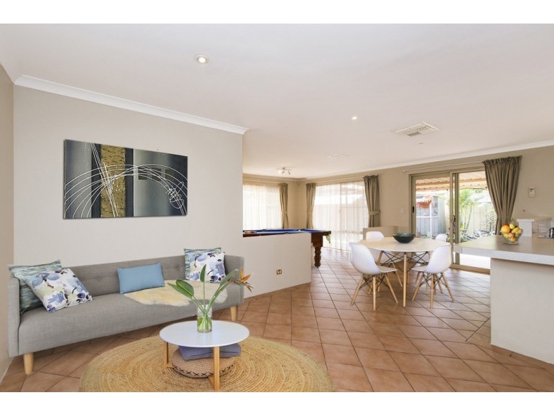 10 Brown Crescent, Seville Grove WA 6112