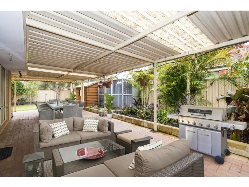 10 Brown Crescent, Seville Grove WA 6112