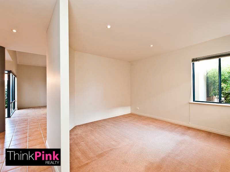 2/70 Fitzroy Road, Rivervale WA 6103