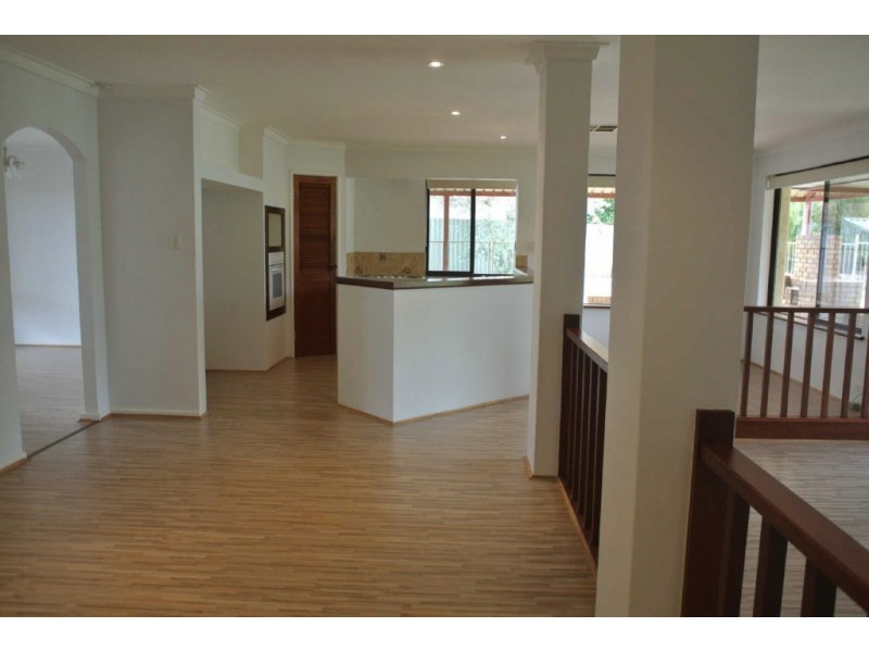 15 Monarch Court, Thornlie WA 6108