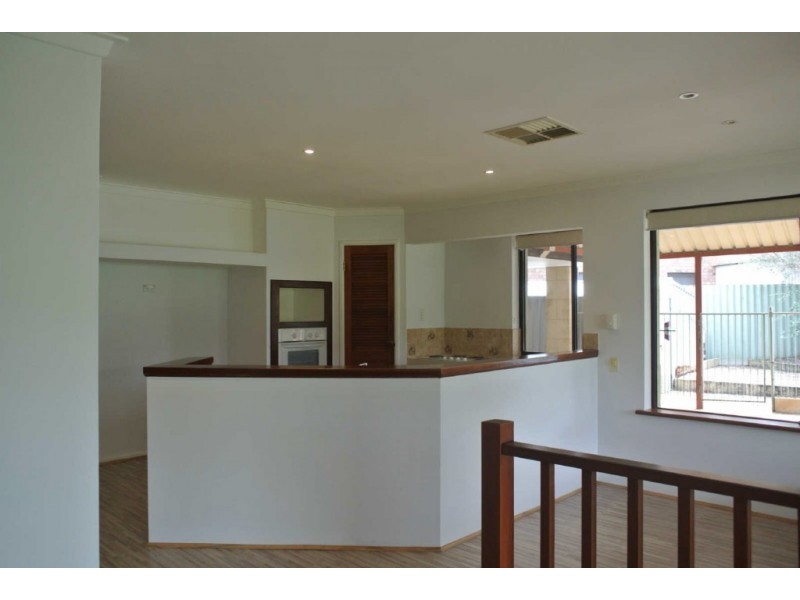 15 Monarch Court, Thornlie WA 6108