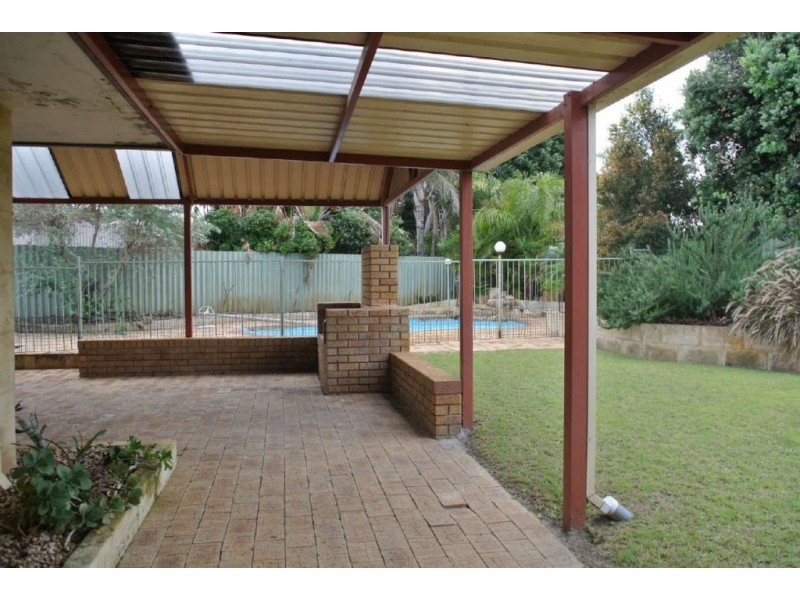 15 Monarch Court, Thornlie WA 6108