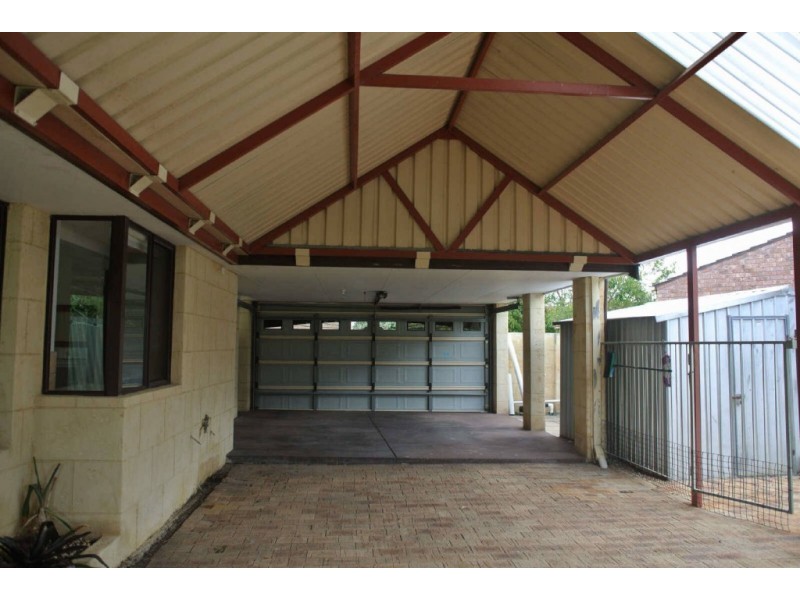 15 Monarch Court, Thornlie WA 6108